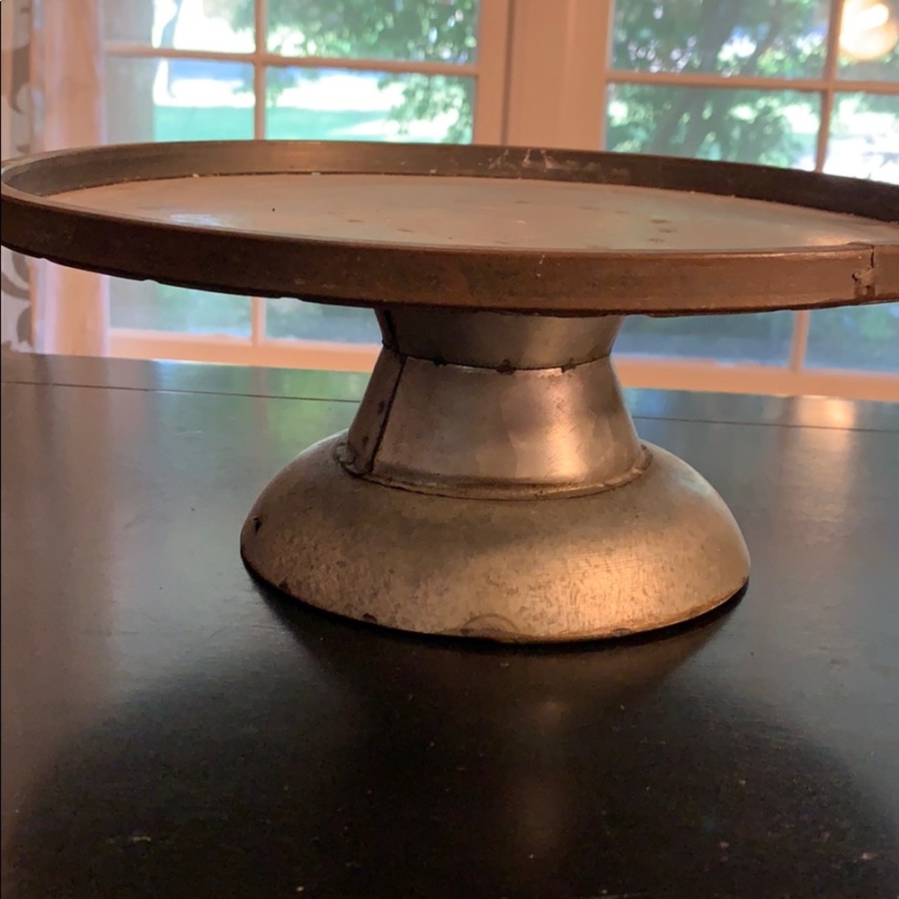 Metal centerpiece